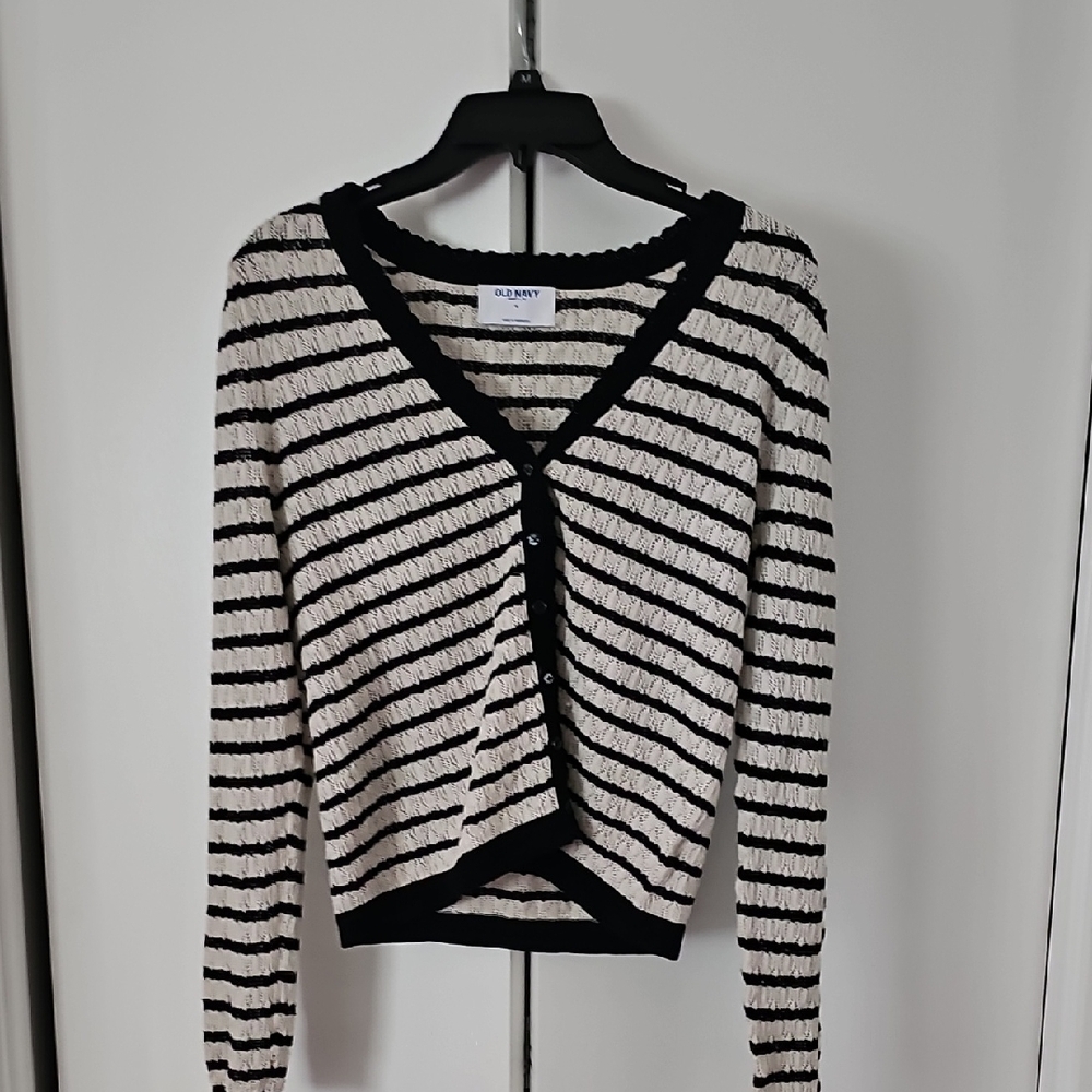 Old Navy Black and White Striped V-Neck Sweater